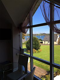 'Crow's Nest' @ The Moorings - holiday let or 'remote working' option by the sea